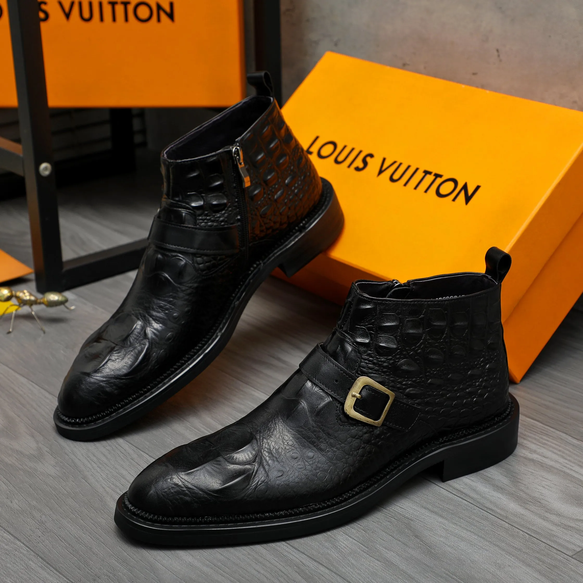 Men's shoes 💰p620 Product trademark: LV "Louis Vuitton" high-top business leather shoes Regular size: 37-46 (37.46 custom-made, non-returnable) Product materials: Selected crocodile pattern cowhide upper, pigskin lining, rubber outsole
